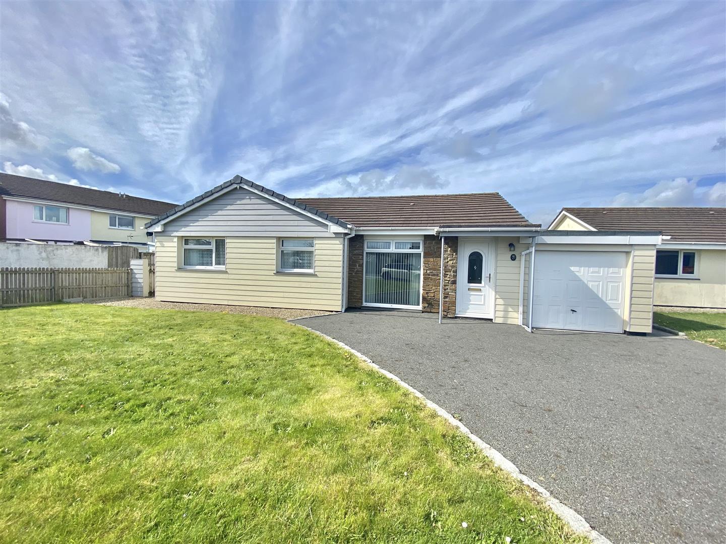 3 bedroom property for sale in Trevance Park, Tywardreath, Par Default